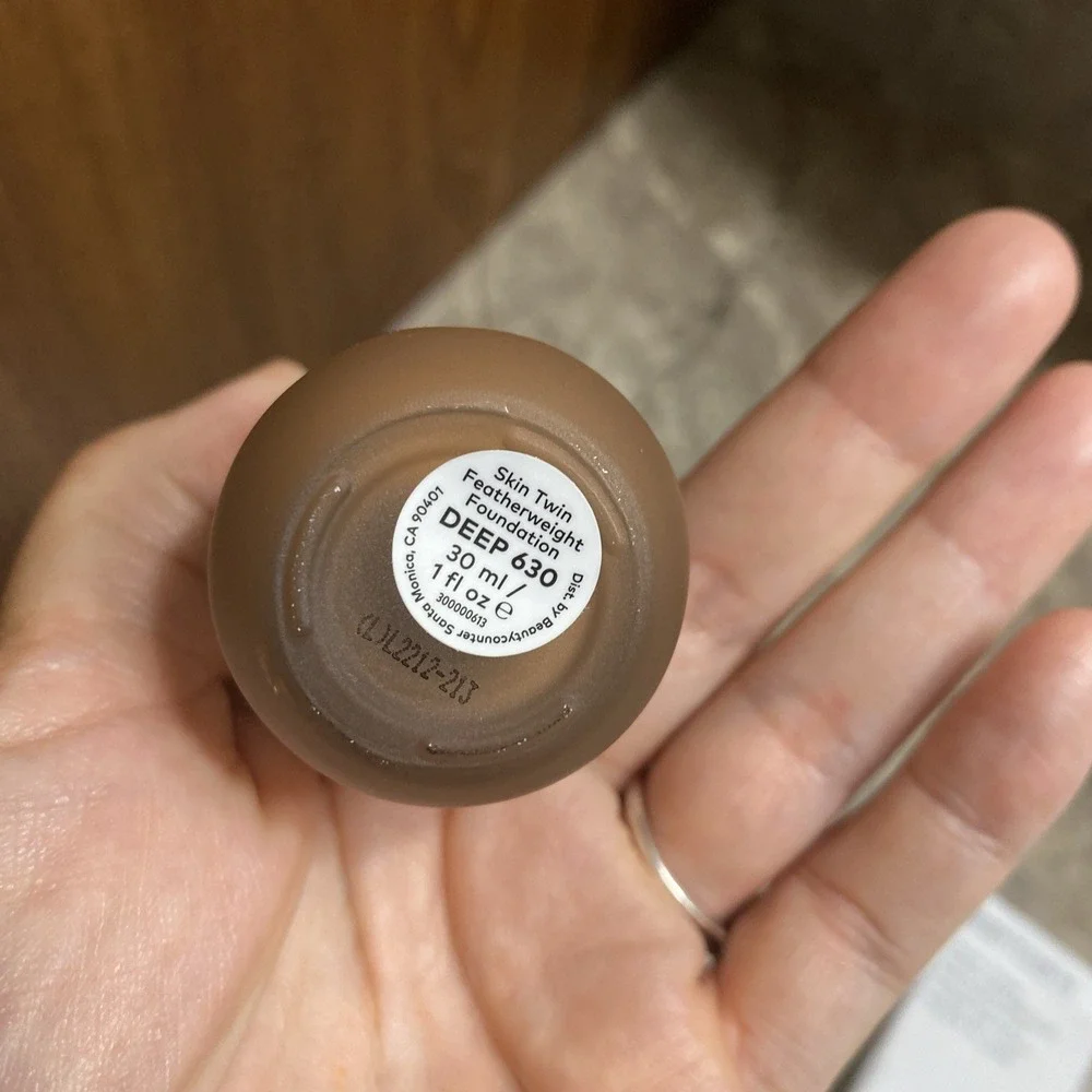 BeautyCounter Skin Twin Featherweight Foundation 1 Fl Oz Deep 630 new‎ in box